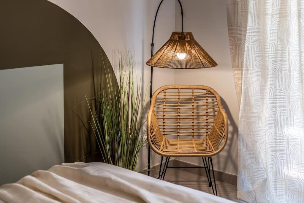 Dafne Speciale, Elegante Con Balcone Appartamento Roma